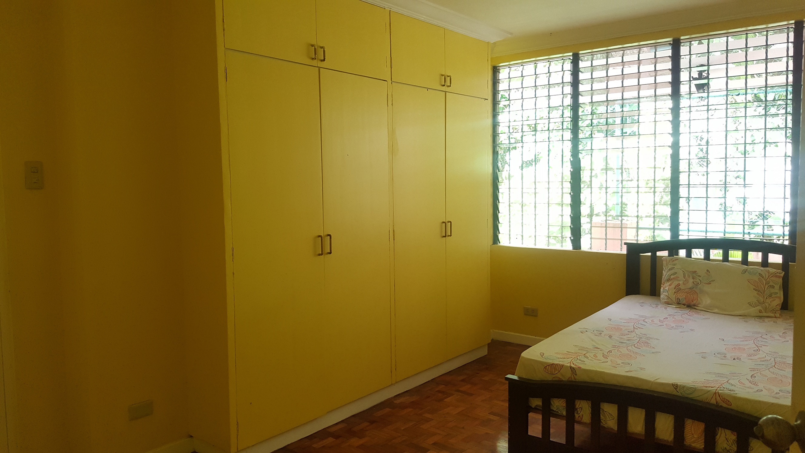 3-storey-house-with-5-bedrooms-located-in-banilad-cebu-city