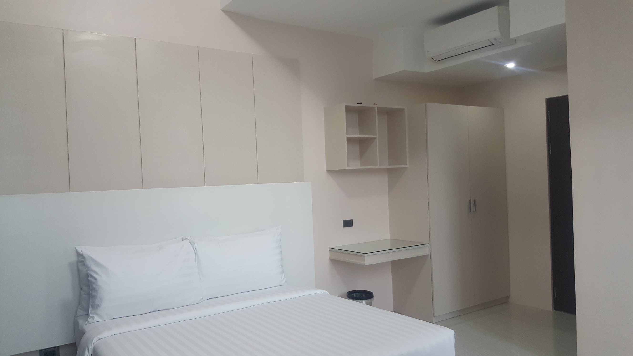 spacious-fully-furnished-3-bedrooms-located-in-mabolo-cebu-city