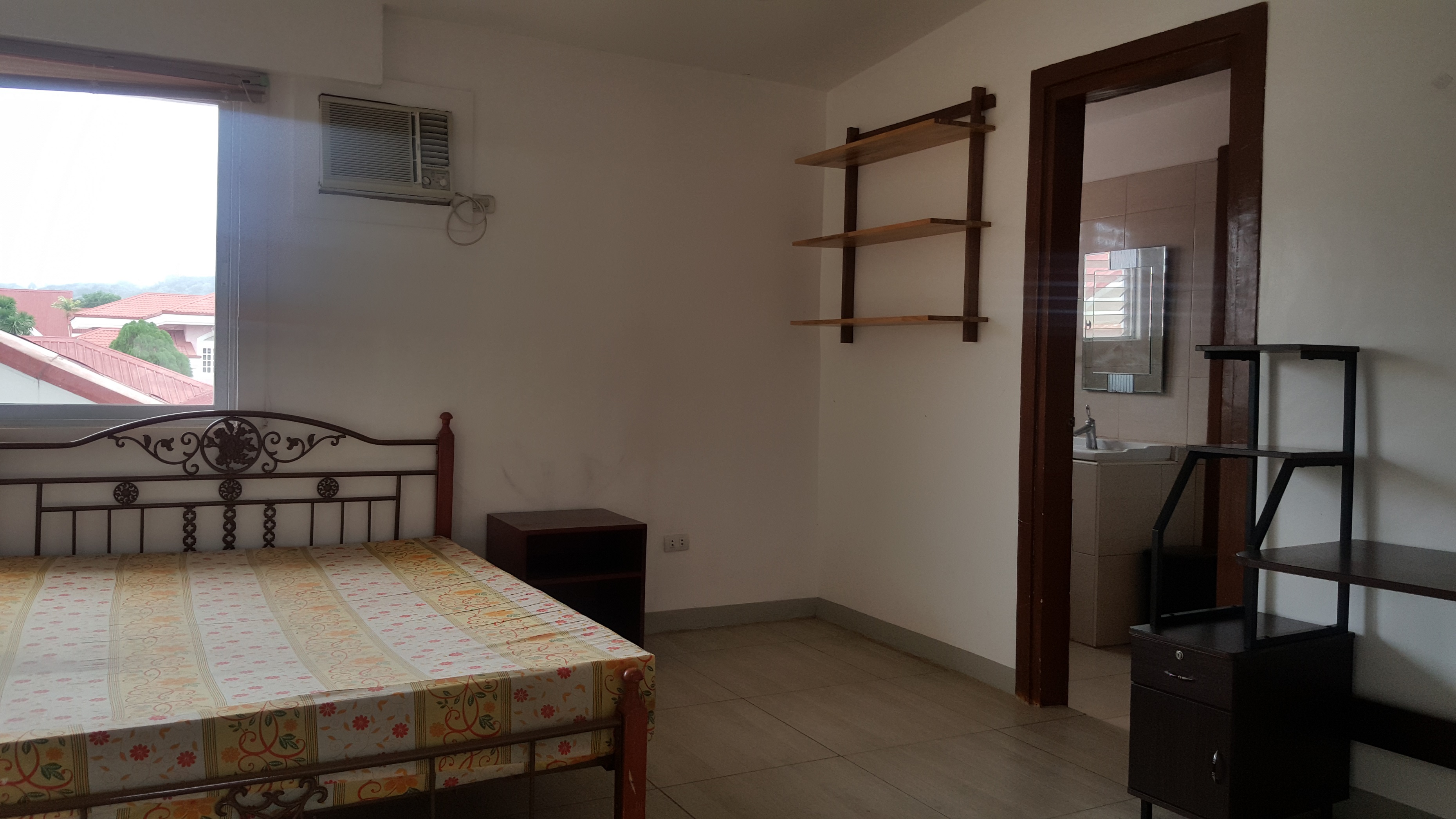 4-bedrooms-furnished-house-in-banilad-cebu-city