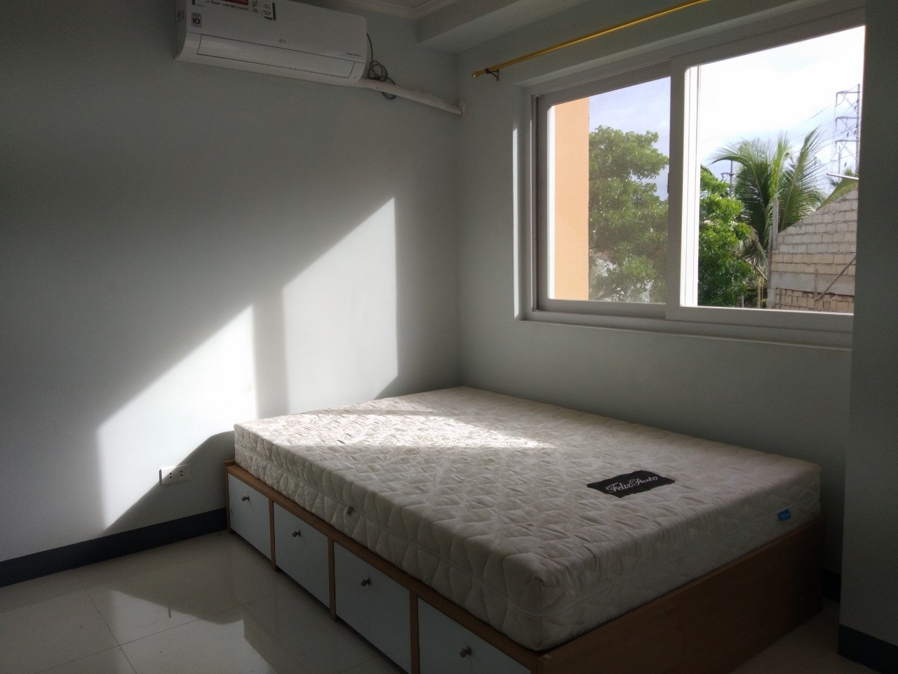 studio-type-semi-furnished-condominium-near-usc-talamban