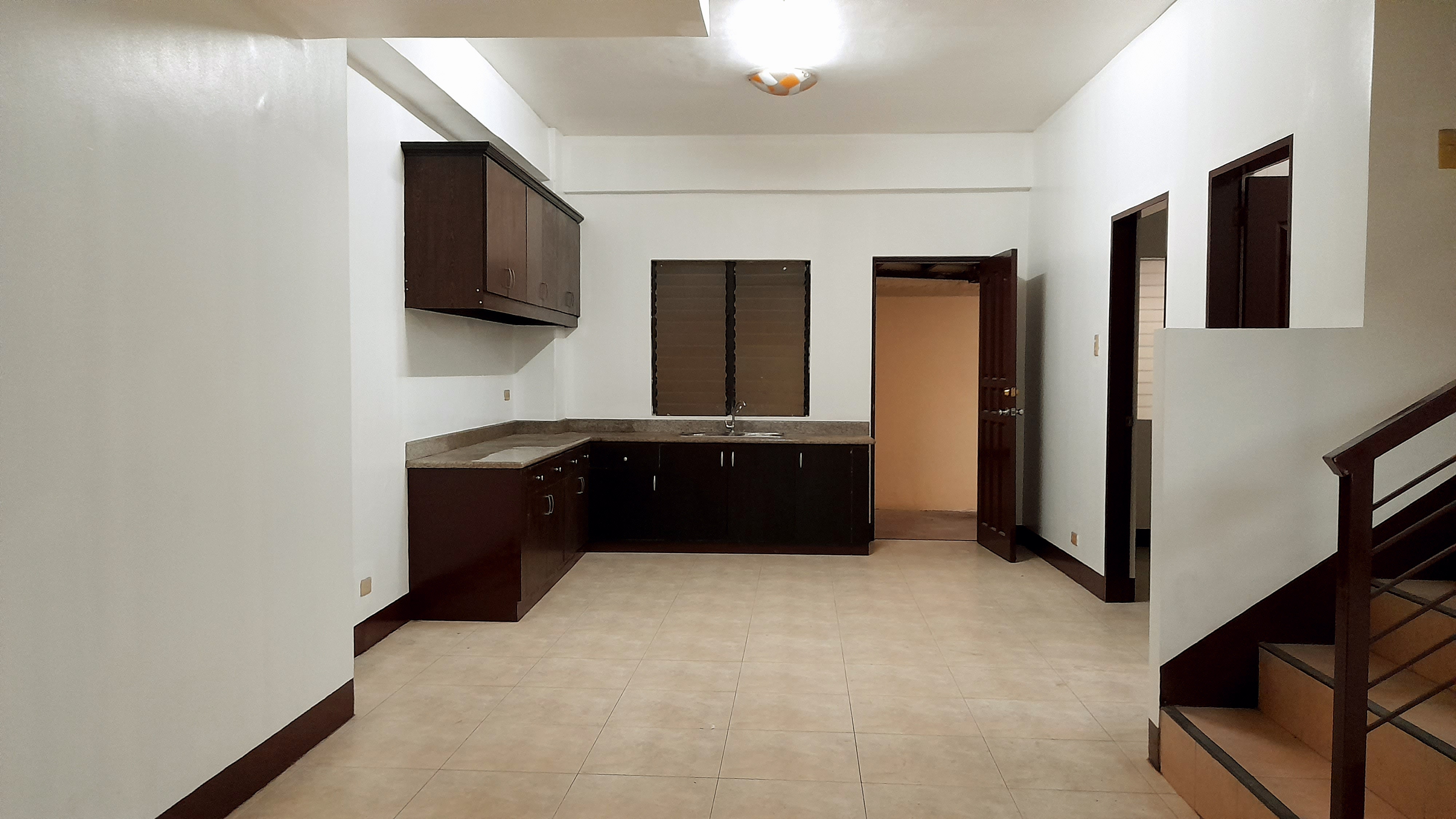 4-bedroom-unfurnished-apartment-in-mabolo-cebu-city-cebu
