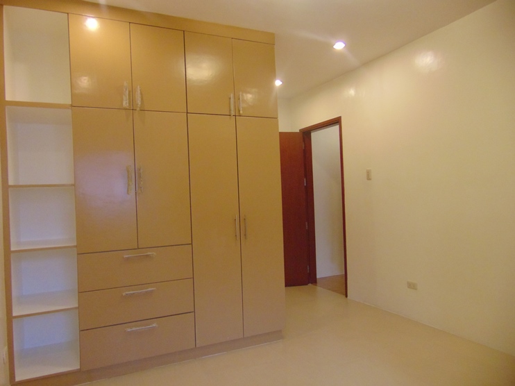 4-bedroom-un-furnished-house-in-banilad-cebu-city