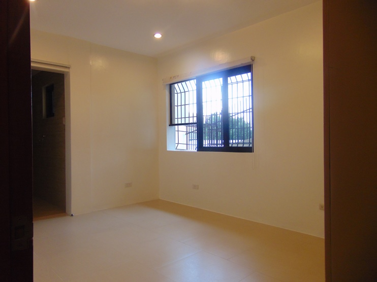 4-bedroom-un-furnished-house-in-banilad-cebu-city