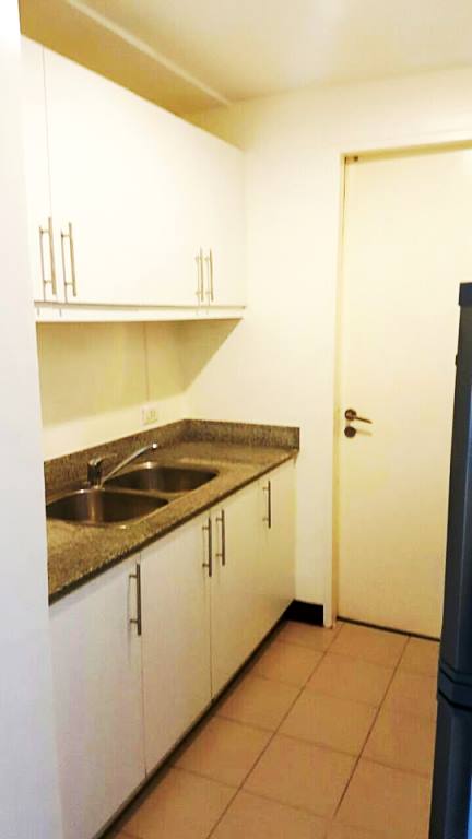 2-bedrooms-persimmon-condo-for-rent-in-mabolo-cebu-city