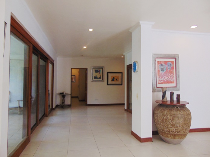 4-bedroom-bungalow-house-with-swimming-pool-for-rent-in-banilad-cebu-city