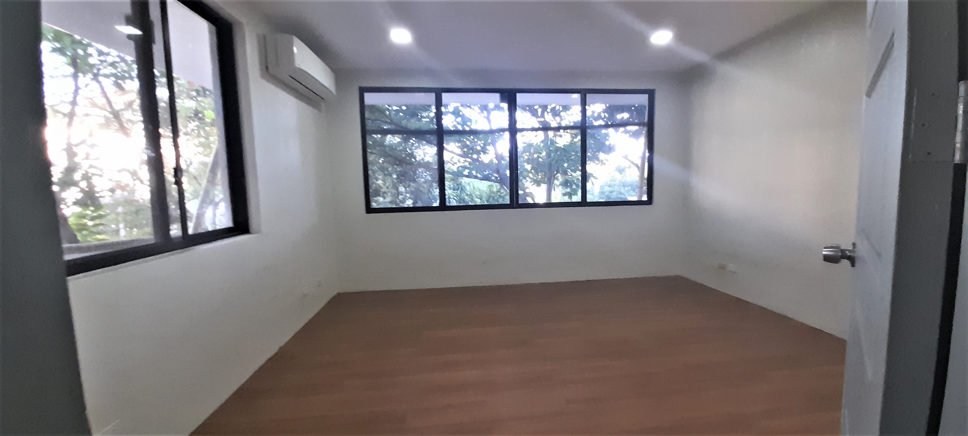 5-bedroom-unfurnished-house-in-banilad-cebu-city-cebu