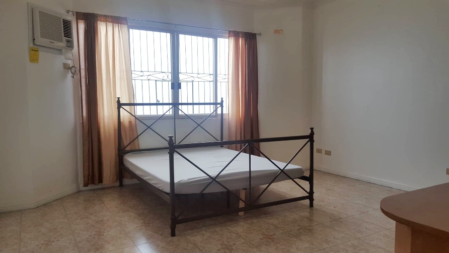 4-bedroom-semi-furnished-house-in-banilad-cebu-city