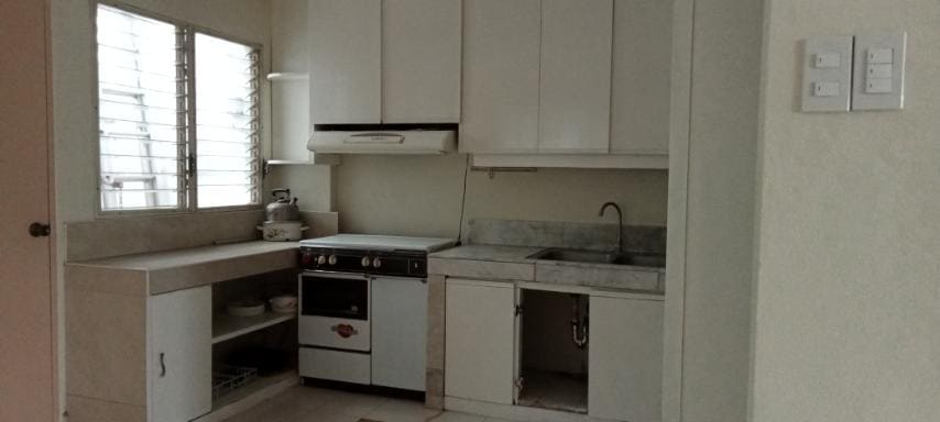 semi-furnished-3-bedroom-apartment-in-guadalupe-cebu-city-cebu