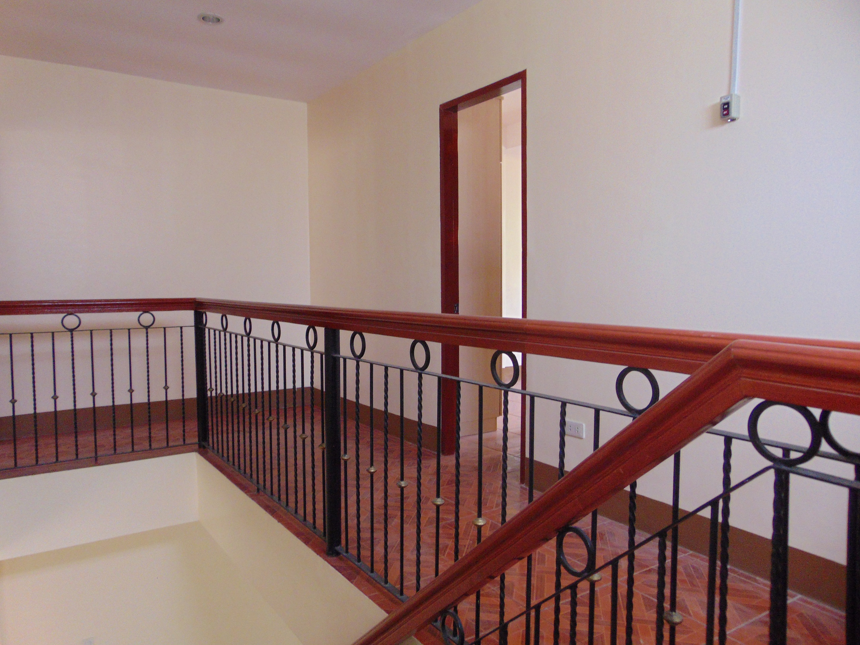 3-bedrooms-townhouse-in-guadalupe-cebu-city-unfurnished