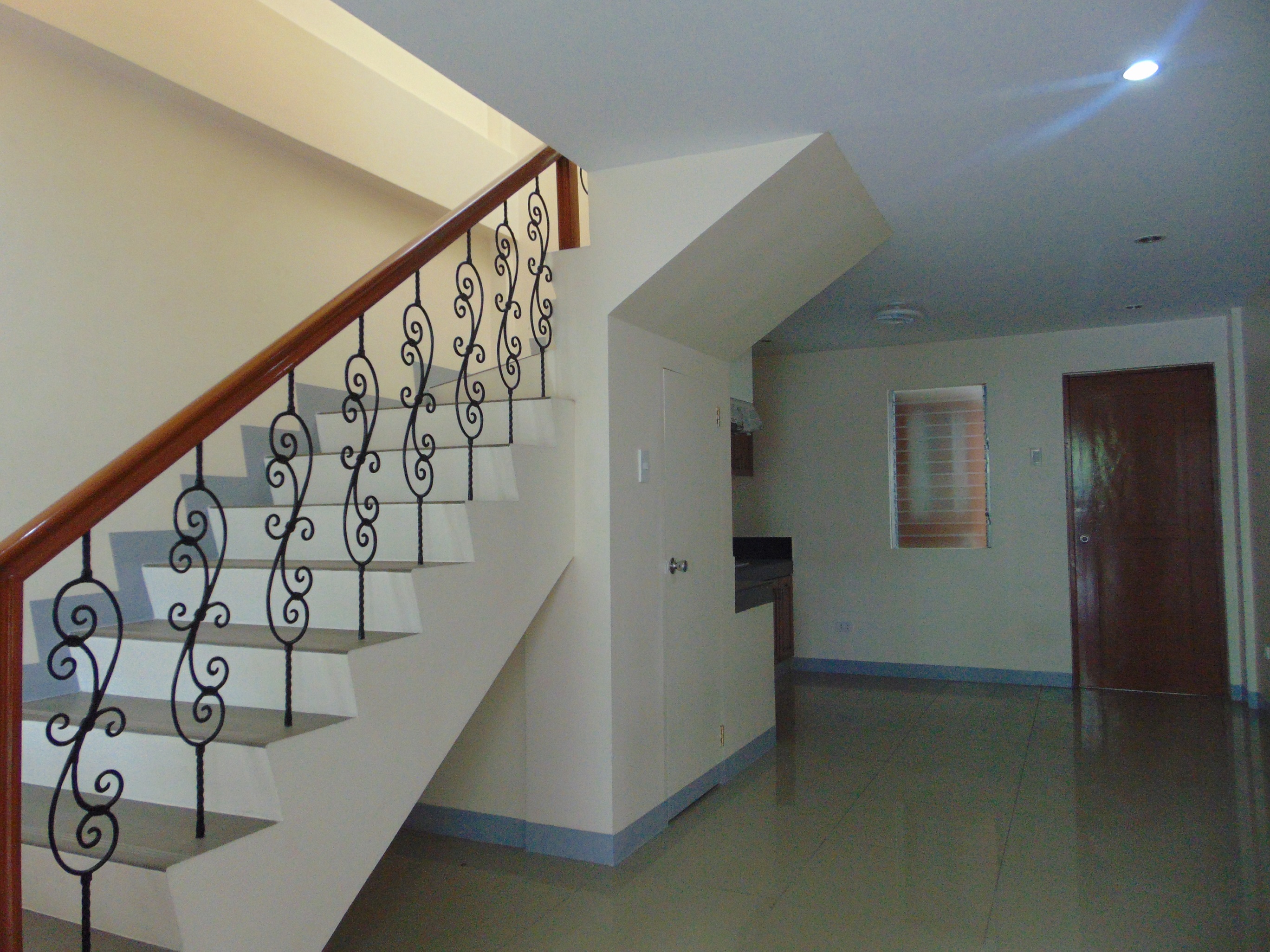 3-bedroom-semi-furnished-duplex-apartment-in-capitol-cebu-city